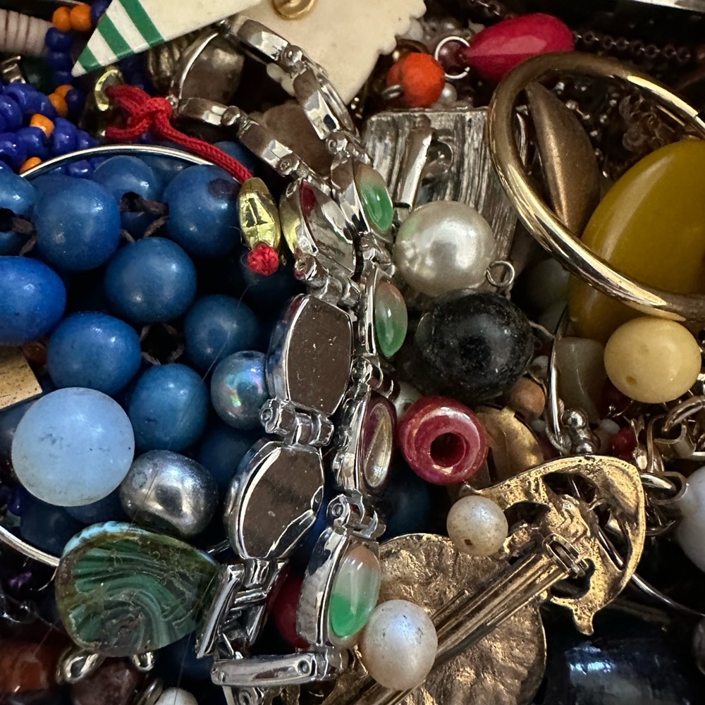 1/2 lb Craft Destash Vint Jewelry Beads & free jewelry OR Czech Beads Samp ($10) - Picture 4 of 7